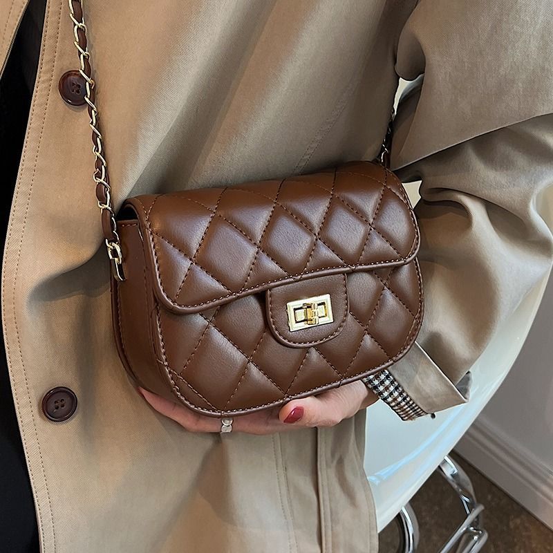 Quilted Chain-Detail Crossbody Bag LoungeYard — product view 4