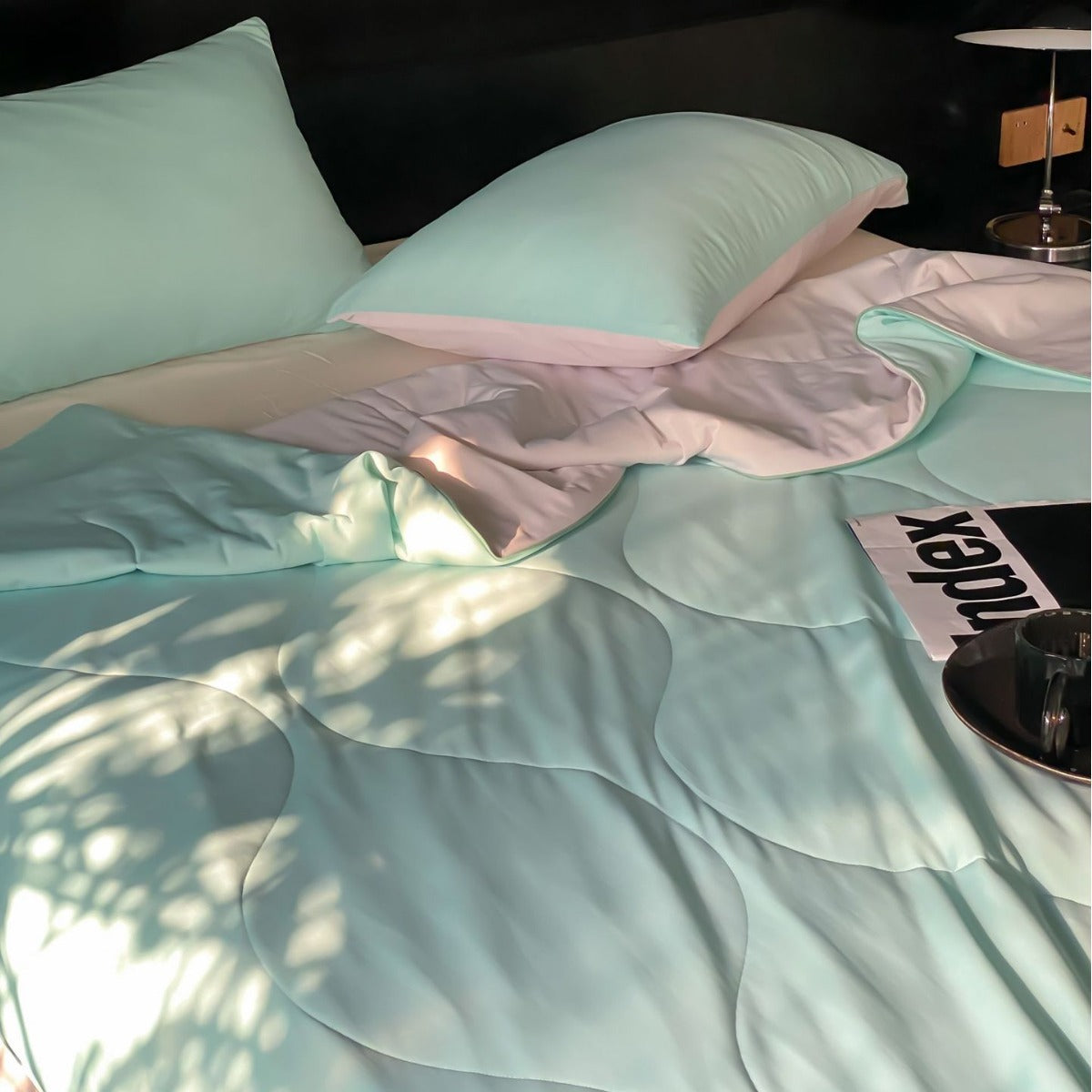 Light quilted blanket made of microfiber satin, breathable and hypoallergenic — product view 4