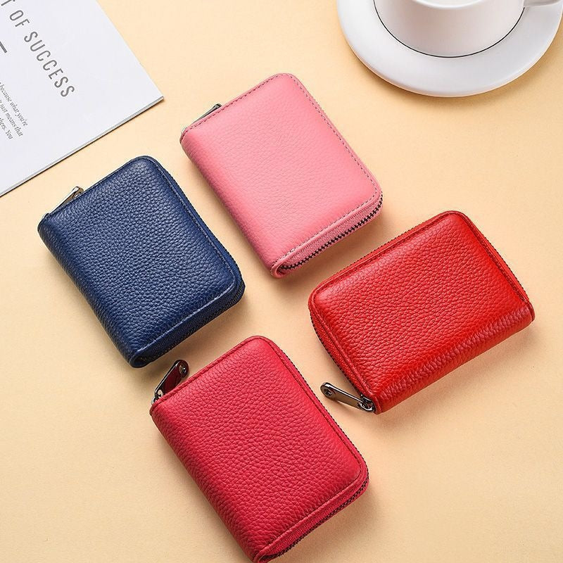 Compact Zippered Leather Wallet — product view 3
