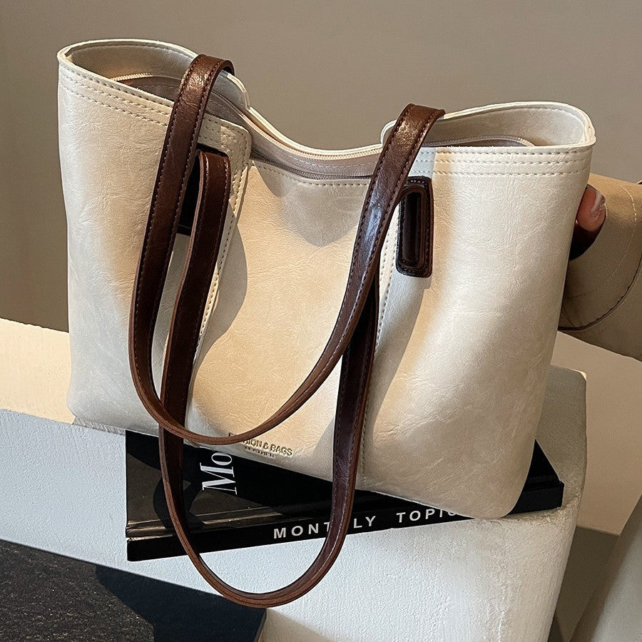 Classic Leather Tote Bag LoungeYard — product view 2