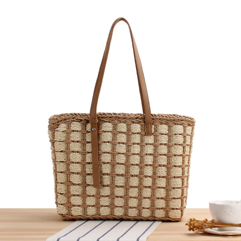 Elegant Straw Bag with Chic Design LoungeYard — product view 5