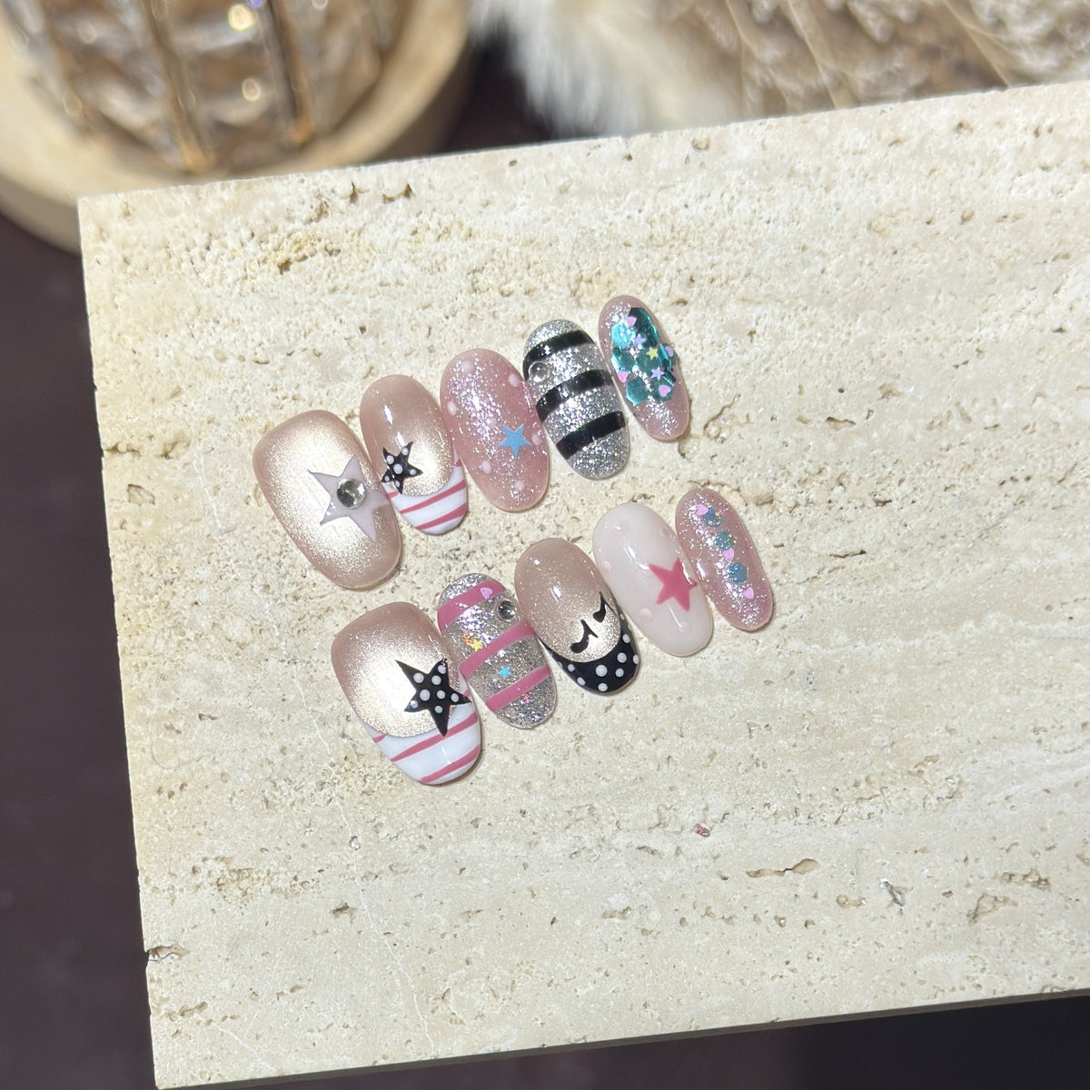 Creative Star-Patterned Press-On Nails — product view 2