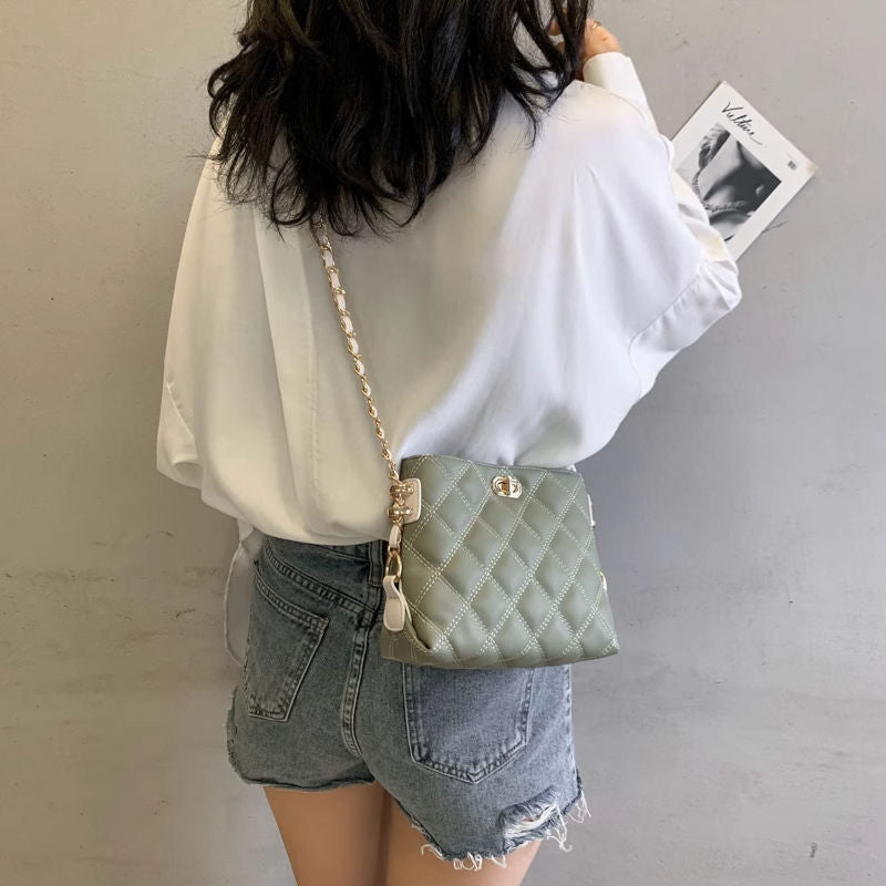 Quilted Crossbody Bag LoungeYard — product view 7