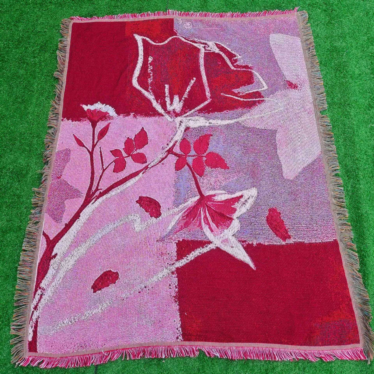Artistic Floral Pattern Throw Blanket — product view 6