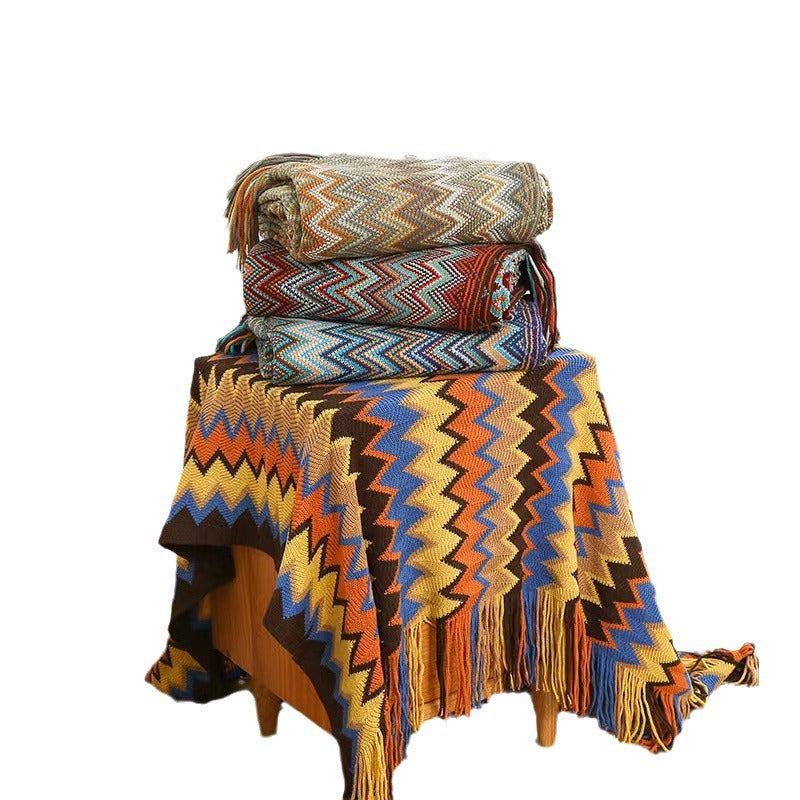 Vibrant Zigzag Pattern Throw Blanket — product view 4