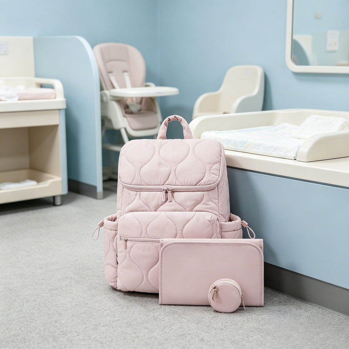 Practical Travel Bag in Quilt Look LoungeYard — product view 2