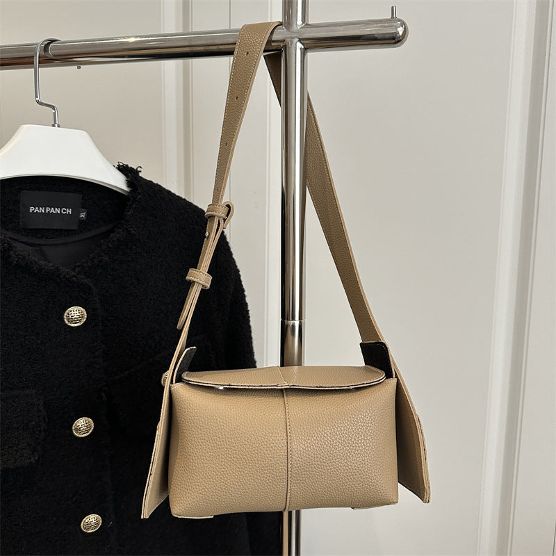 Minimalist Shoulder Bag — product view 3