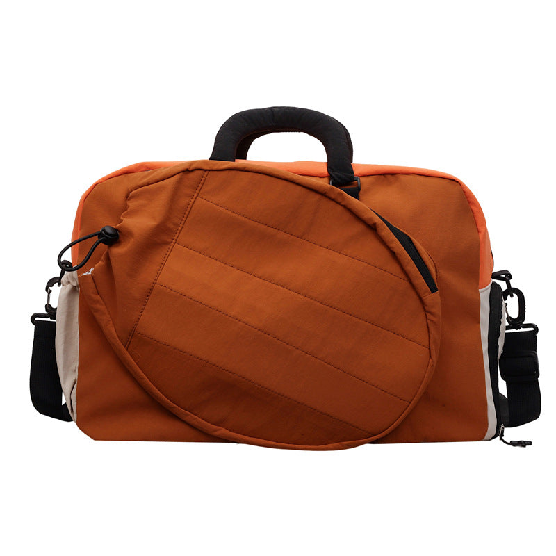 Sporty travel bag with multifunctional carrying options LoungeYard — product view 4