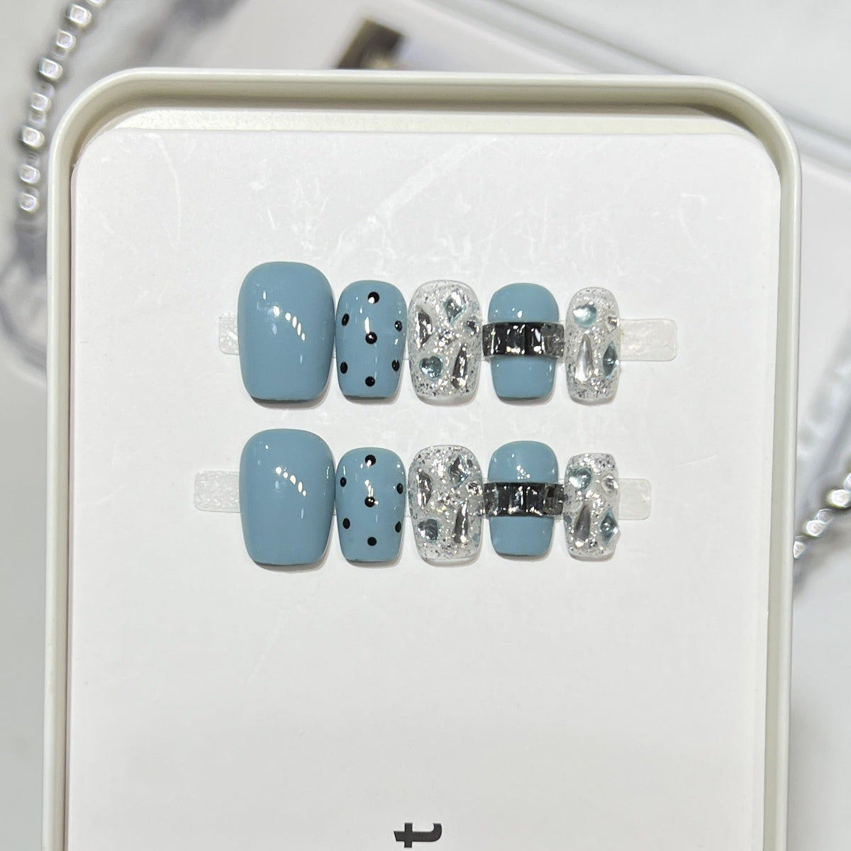 Artistic Press-On Nail Kit — product view 5