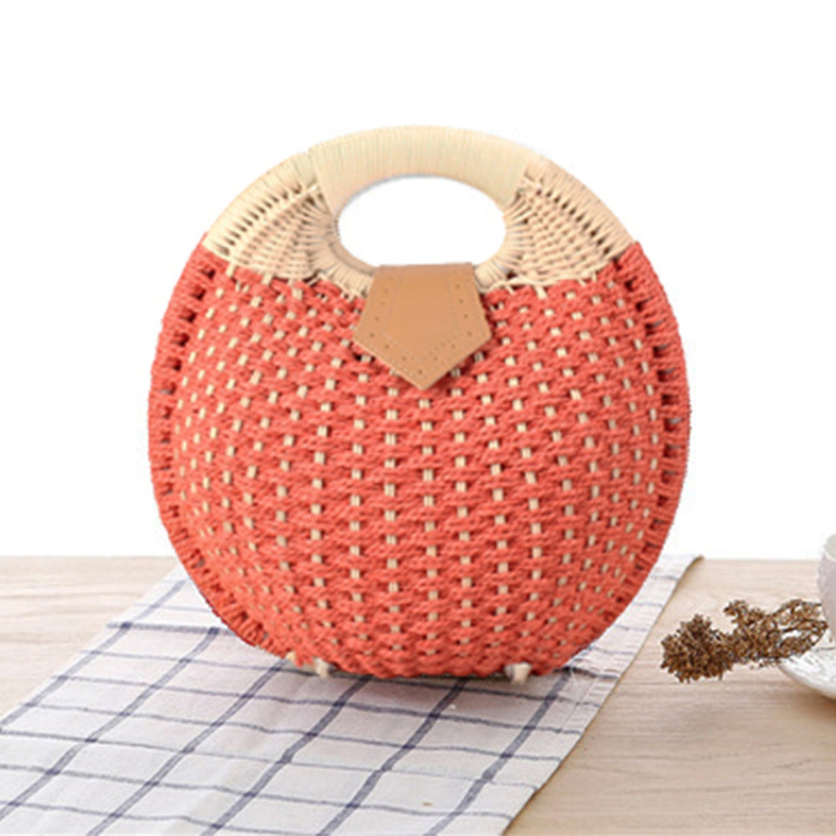 Round straw bag with elegant leather handle LoungeYard — product view 6