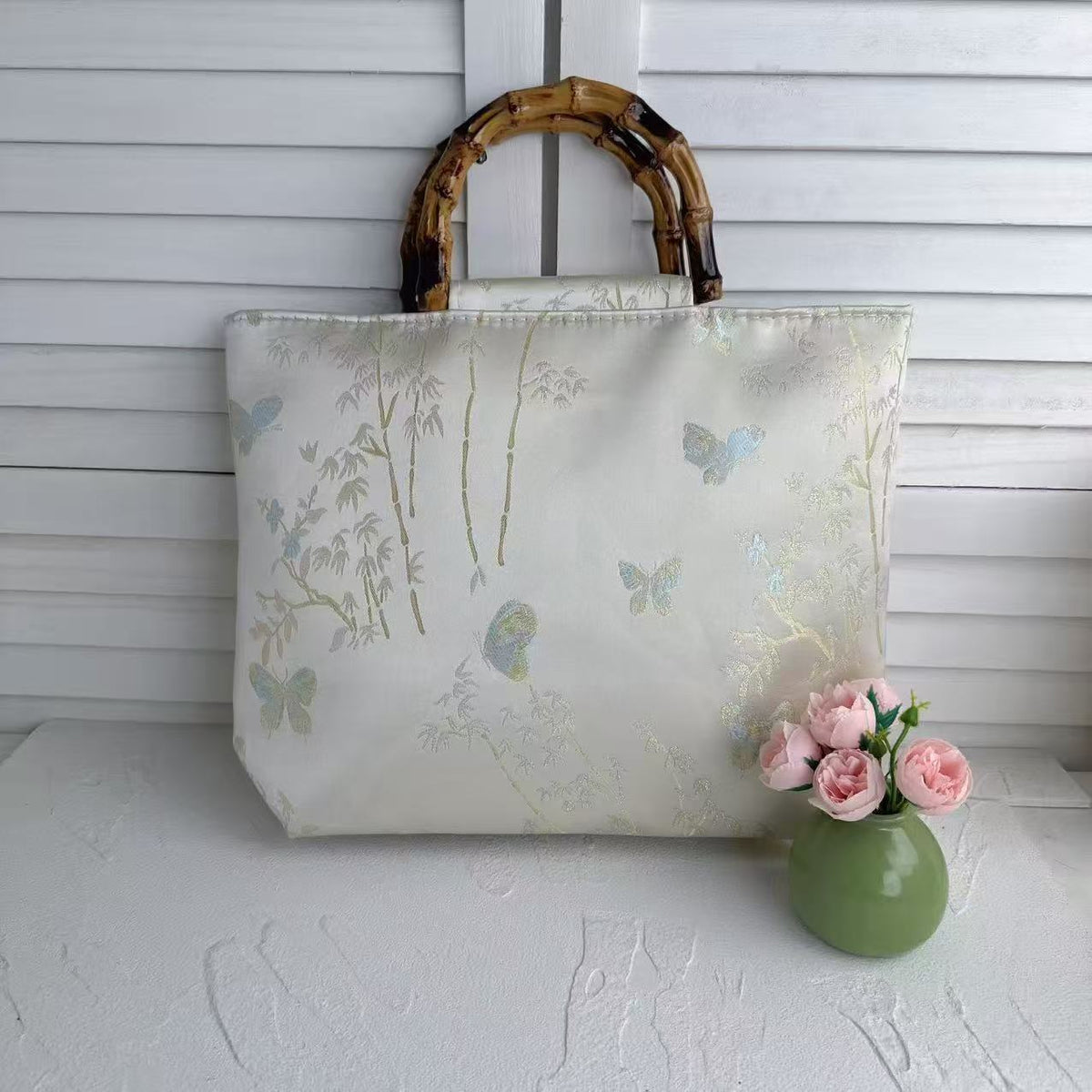 High-quality cotton tote bag with bamboo handles LoungeYard — product view 4
