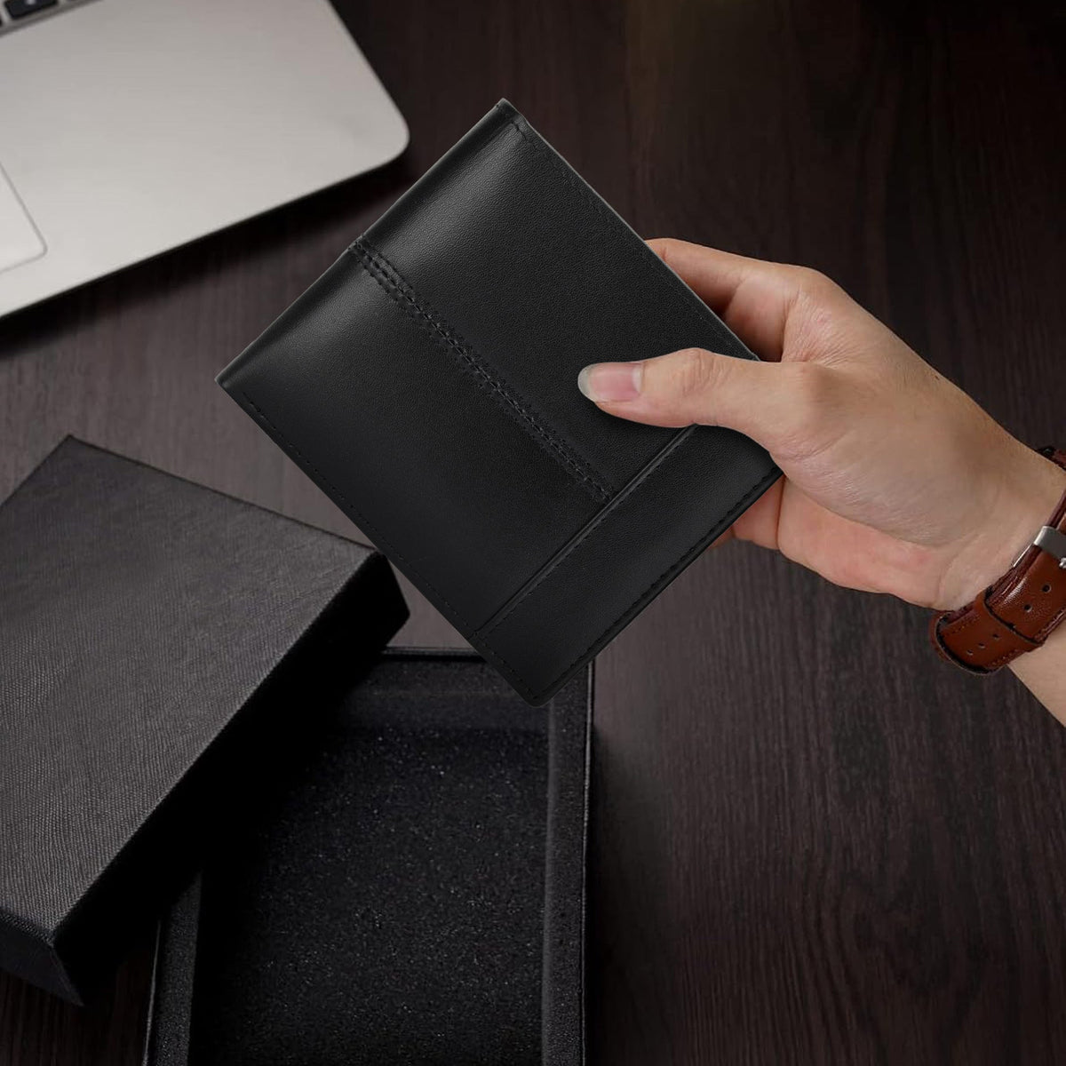 Magnetic Quick-Access Leather Wallet LoungeYard — product view 2