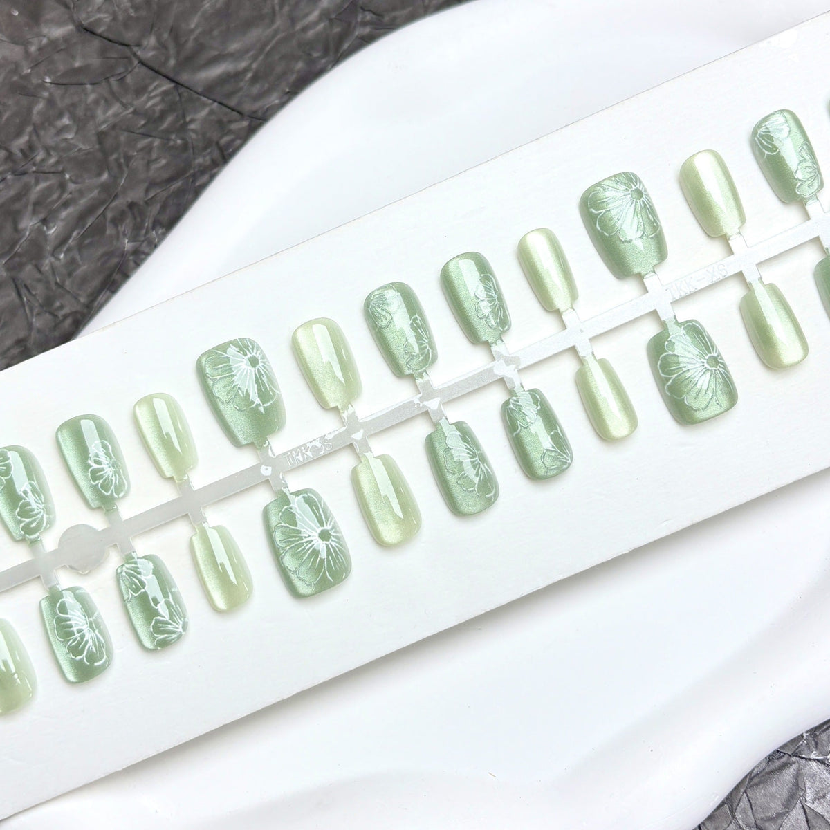 Floral Art Press-On Nail Set — product view 4