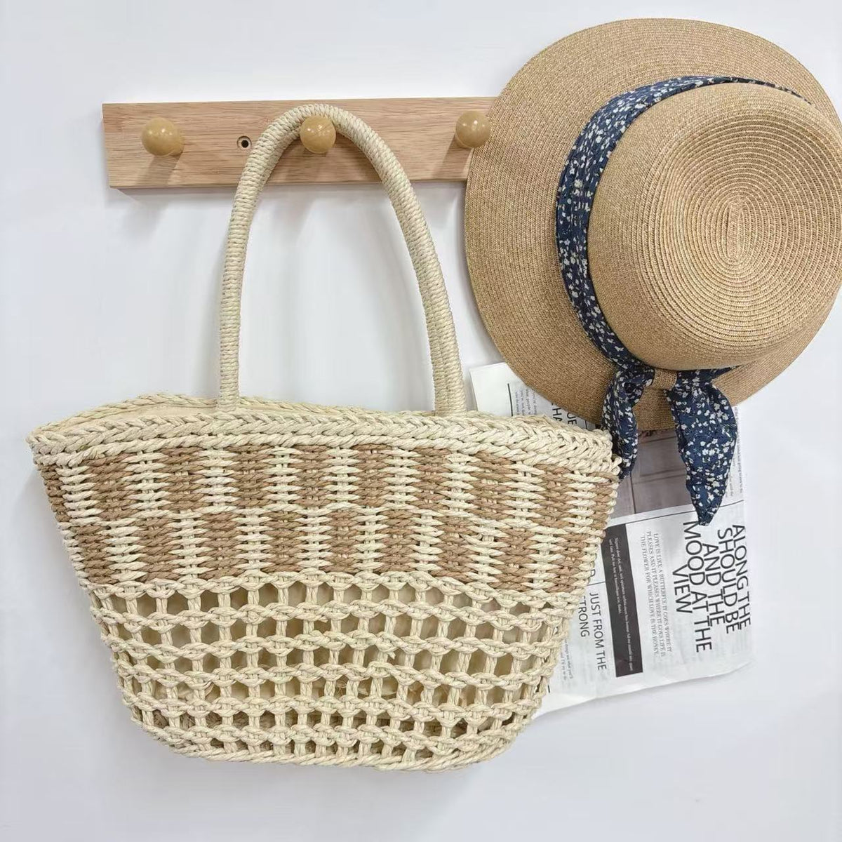 Braided beach bag with airy mesh structure LoungeYard — product view 2