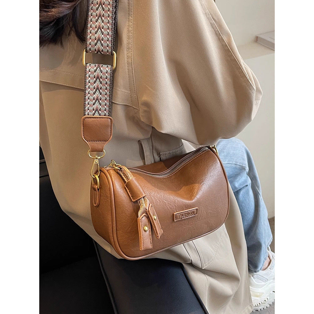 Elegant Zip-Closure Crossbody Bag LoungeYard — product view 2