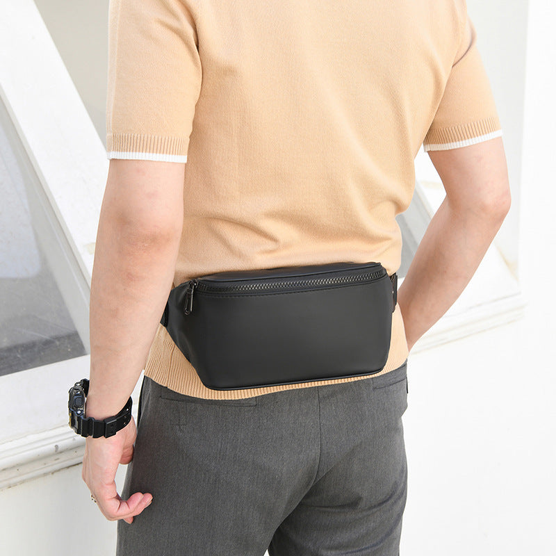Waist bag made of water-repellent material with ergonomic design LoungeYard — product view 2