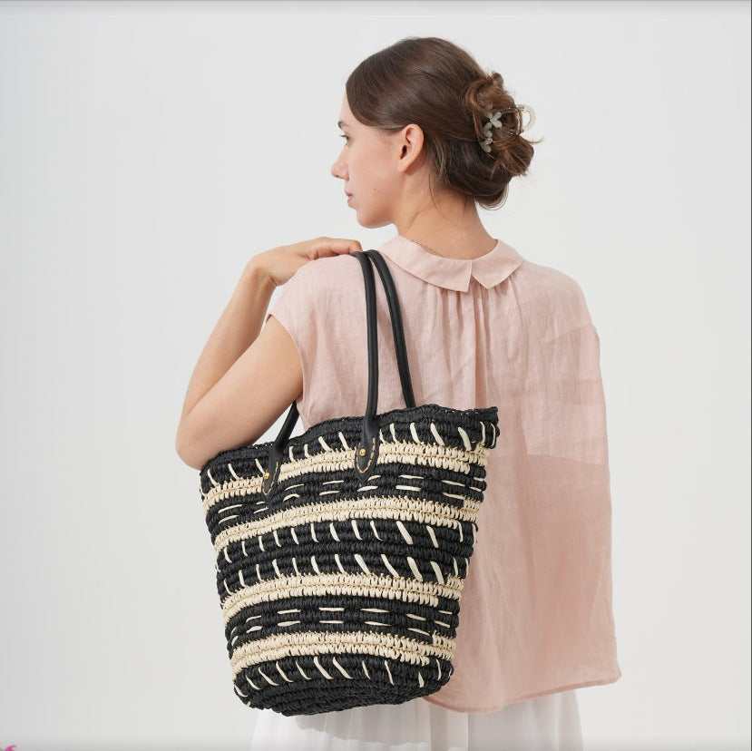 Beach bag made of braided natural material LoungeYard — product view 4