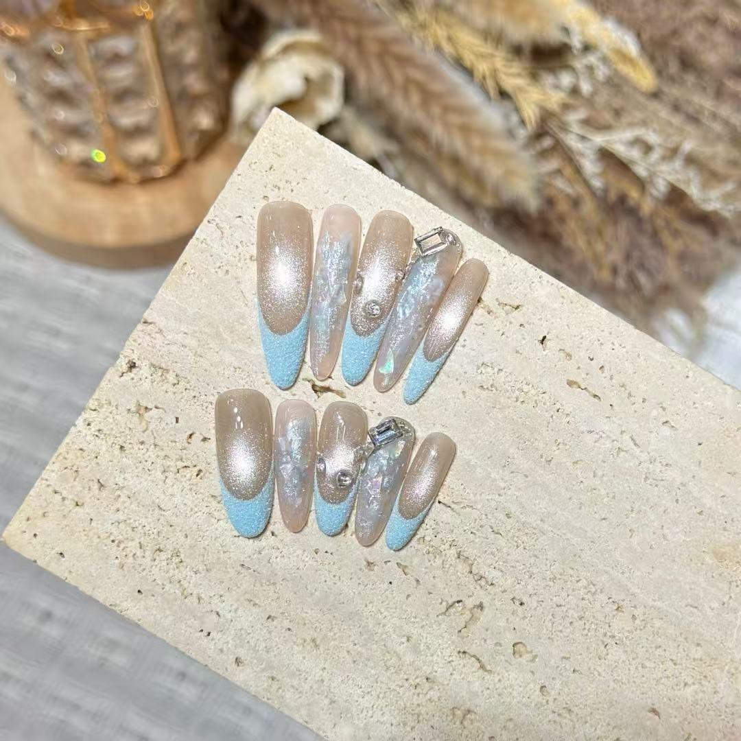 Decorative Glamour Press-On Nail Set — product view 2