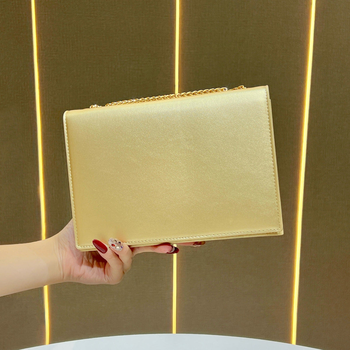 Minimalist Envelope Clutch — product view 3