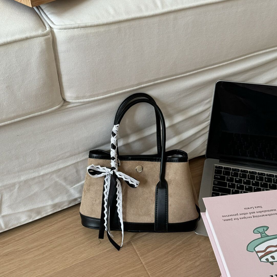 Chic Suede Handbag LoungeYard — product view 7