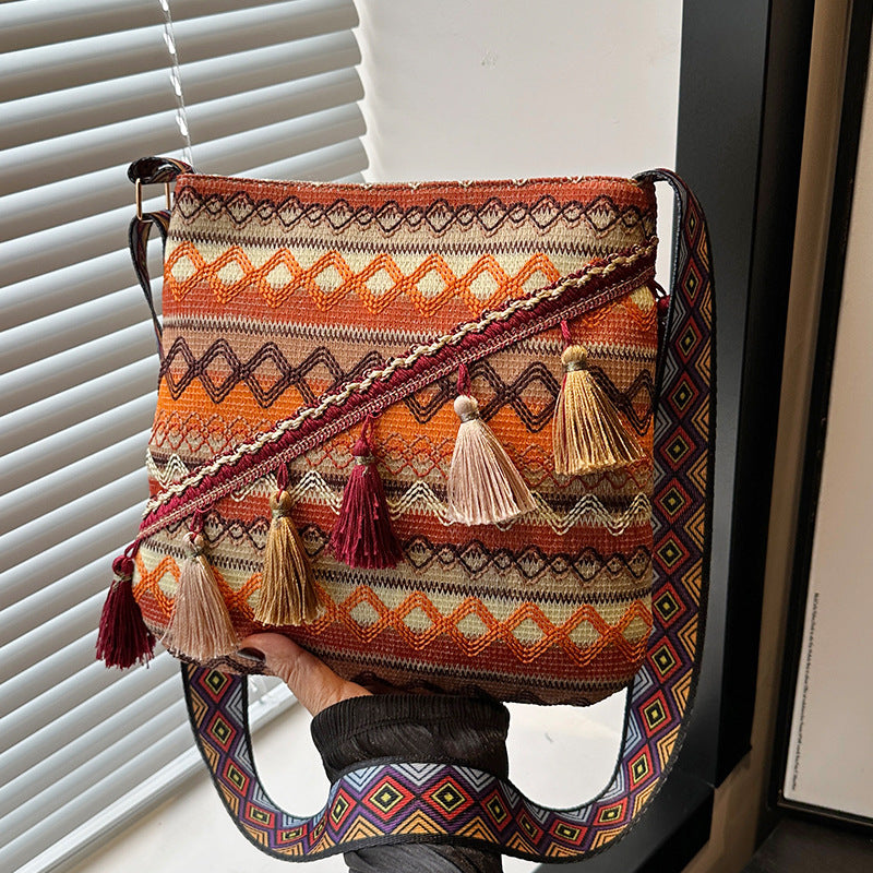 Decorative Embroidered Shoulder Bag — product view 2