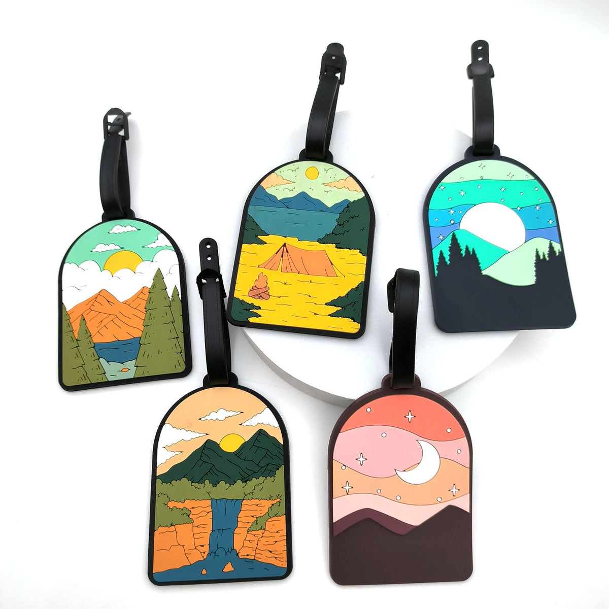 illustrated scenic silicone luggage tag LoungeYard — product view 1
