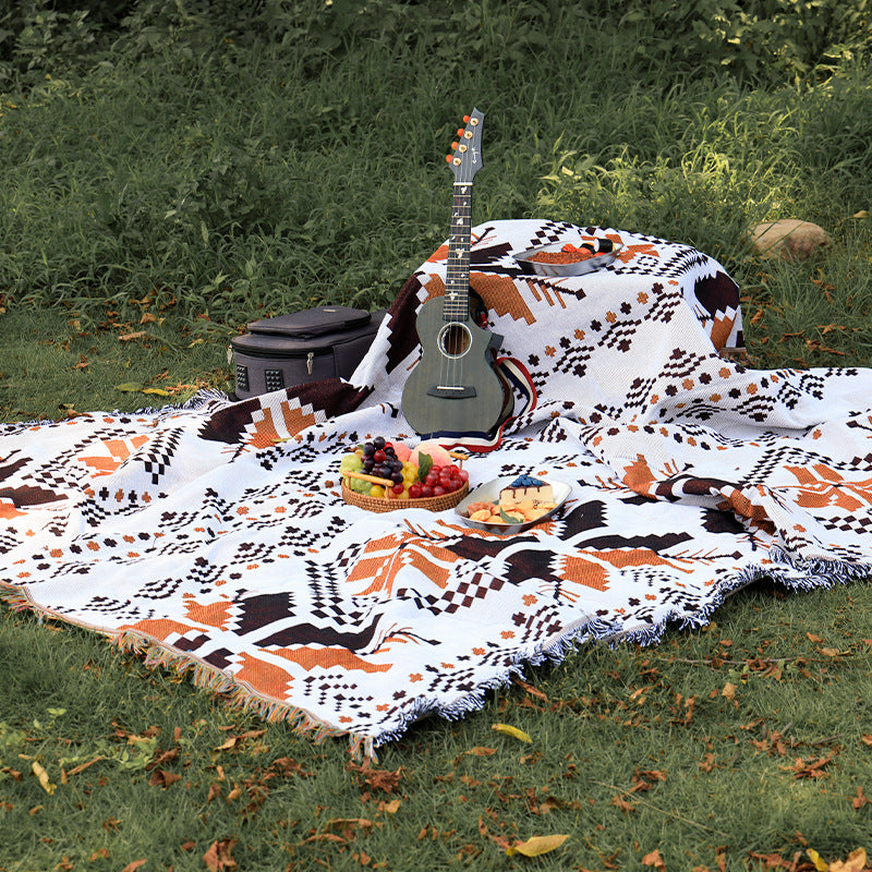 Patterned Throw Blanket LoungeYard — product view 2