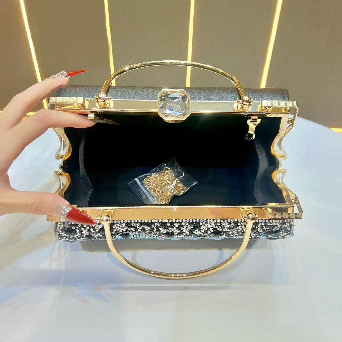 Luxurious Rhinestone Evening Handbag — product view 3