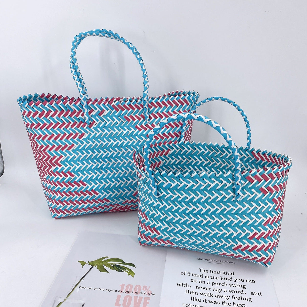 Stylish and Spacious Tote Bag LoungeYard — product view 6