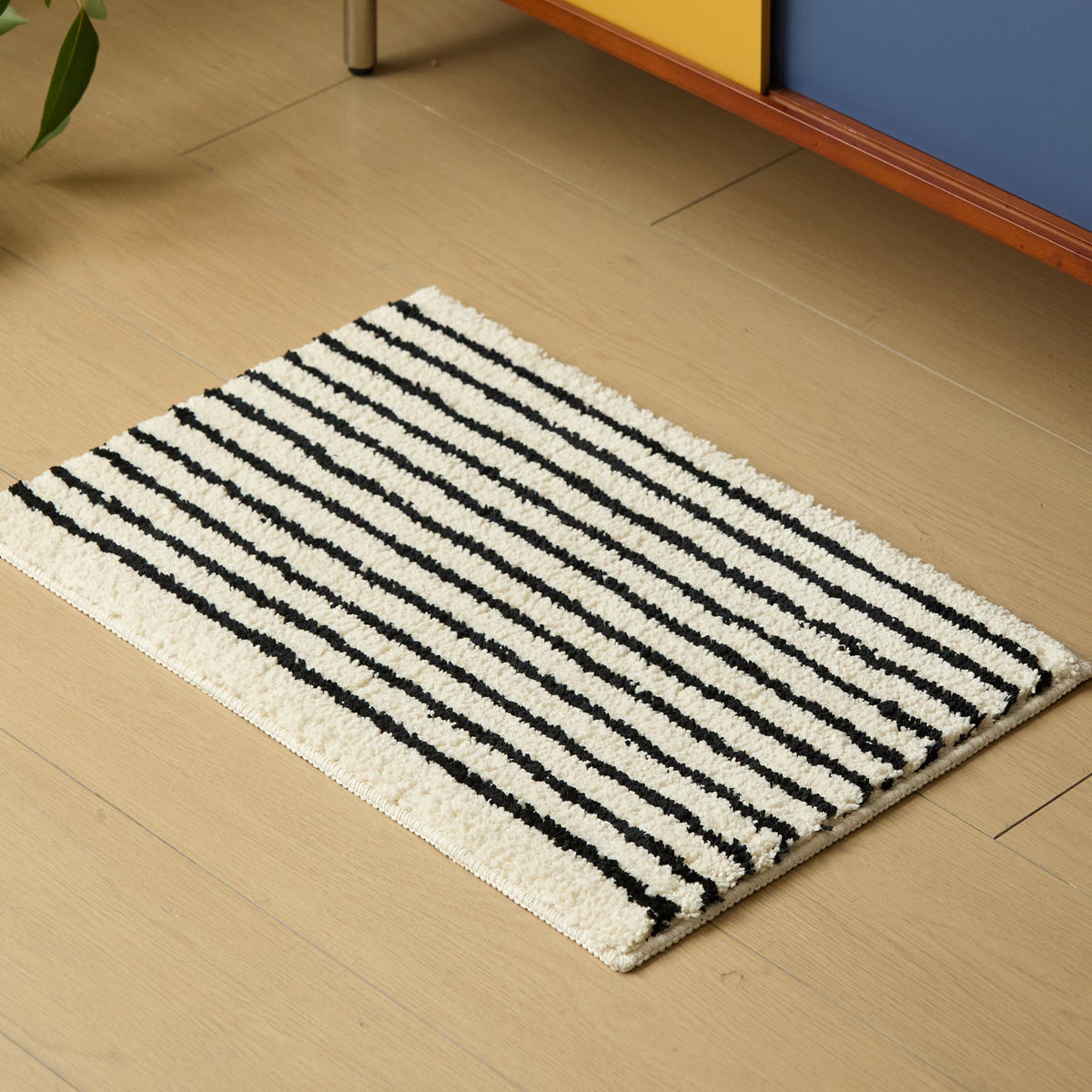 Soft Striped Bathroom Mat — product view 1