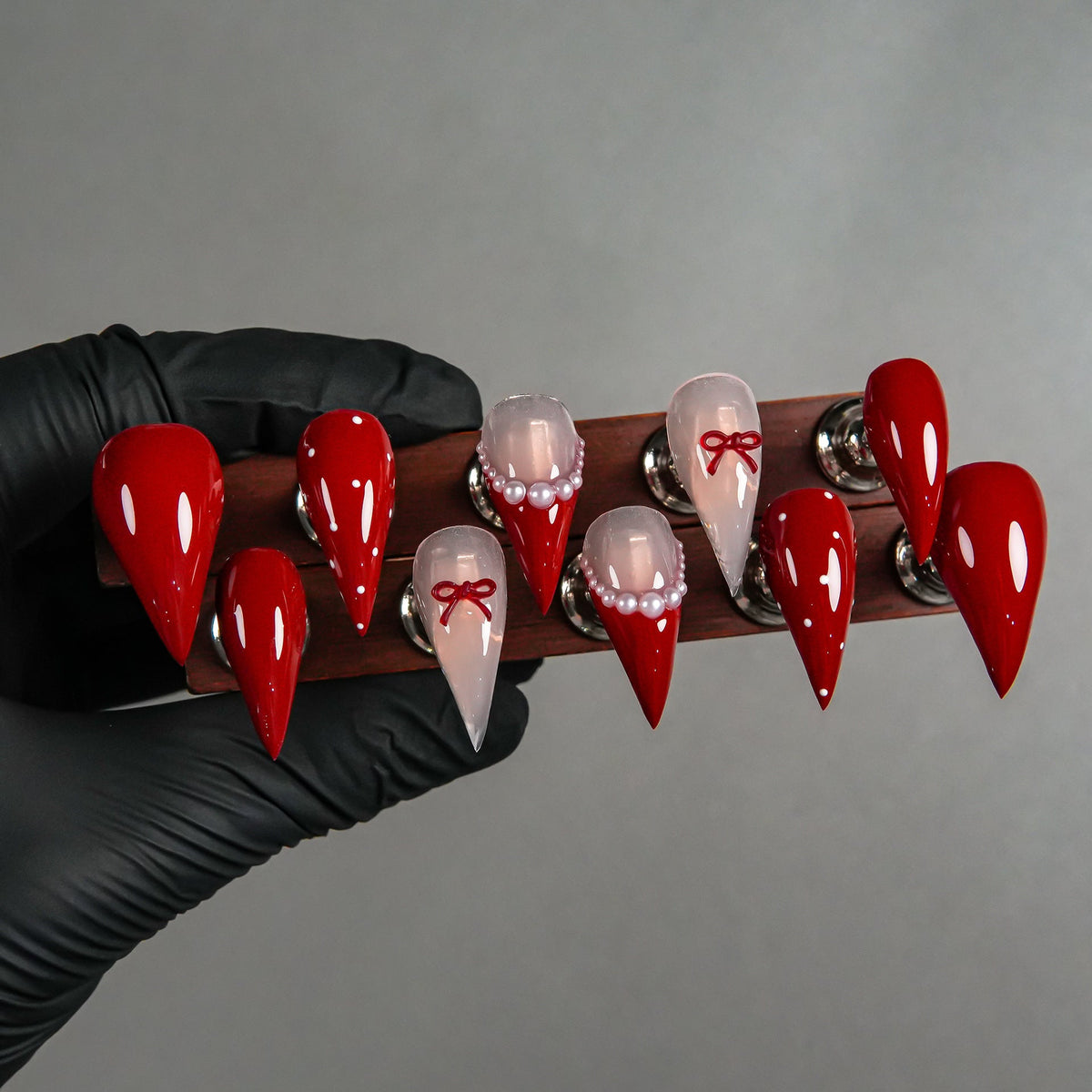 Stiletto Press-On Nail Set with Gradient Design — product view 2