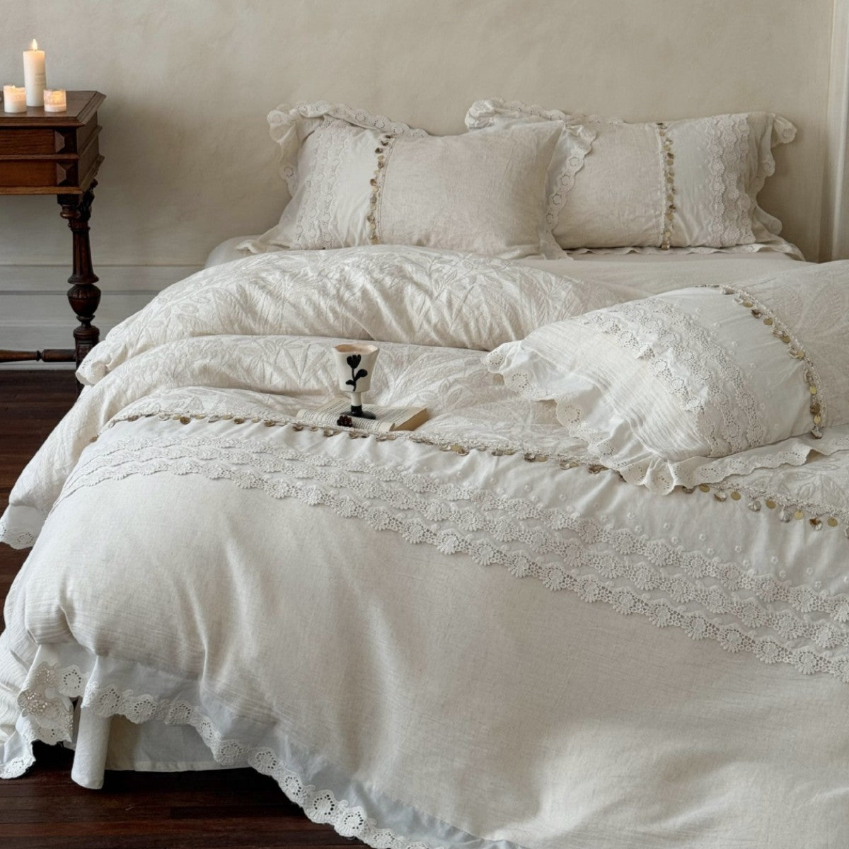 Elegant linen look bedding set with lace and ruffle edge — product view 1