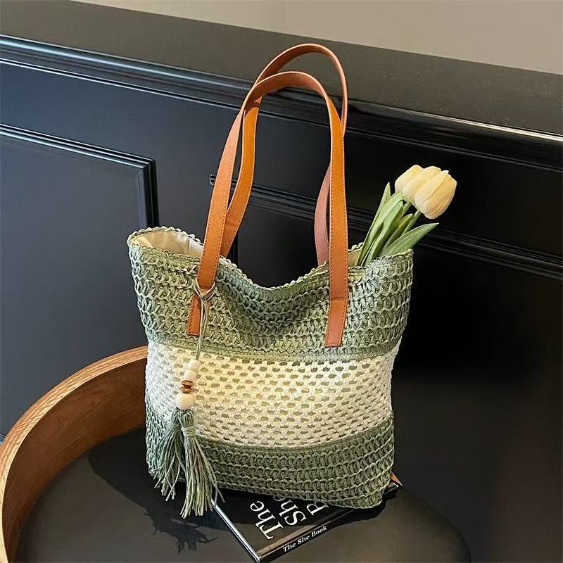 Elegant and Versatile Beach Bag LoungeYard — product view 4