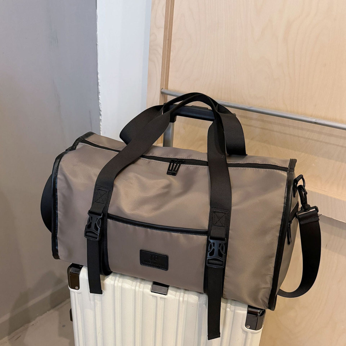 Compact Travel Duffel Bag LoungeYard — product view 1