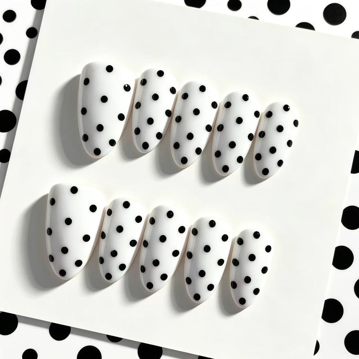 Chic Press-On Nail Art Set — product view 3