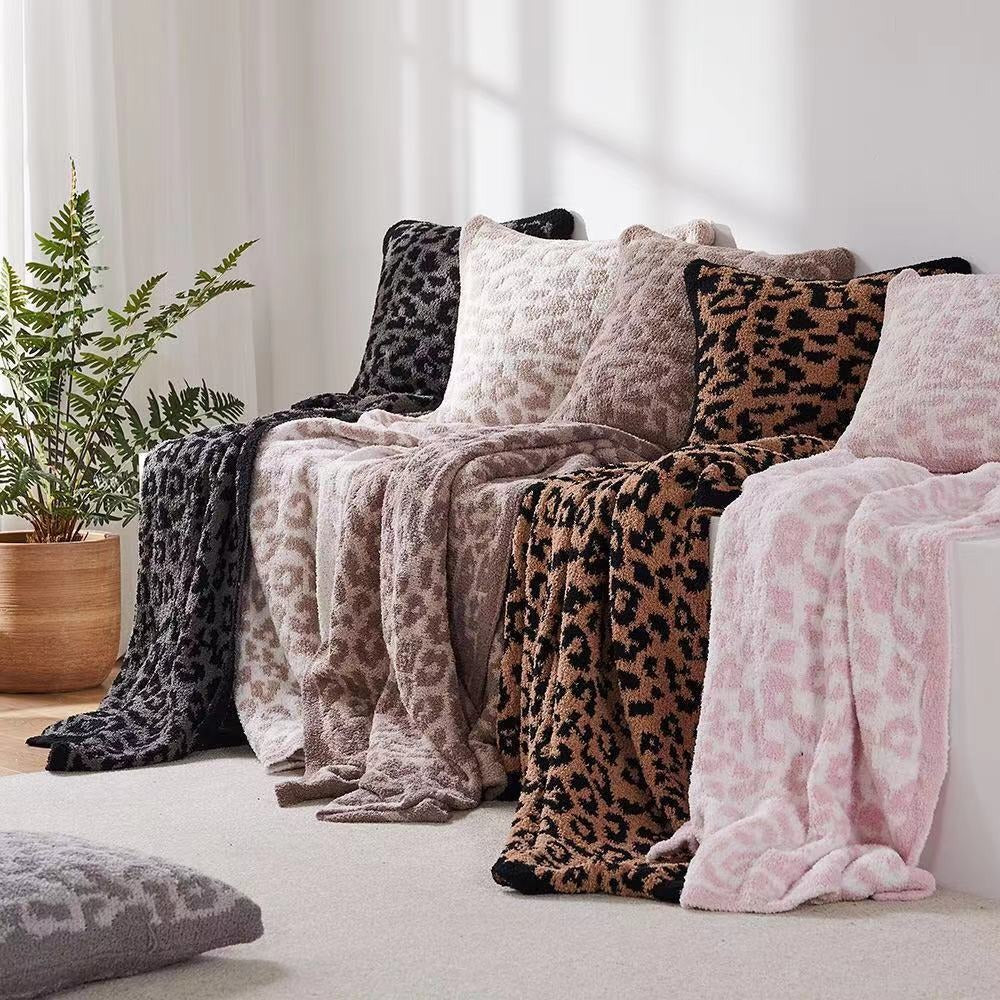 Luxury Soft Throw Blanket LoungeYard — product view 3