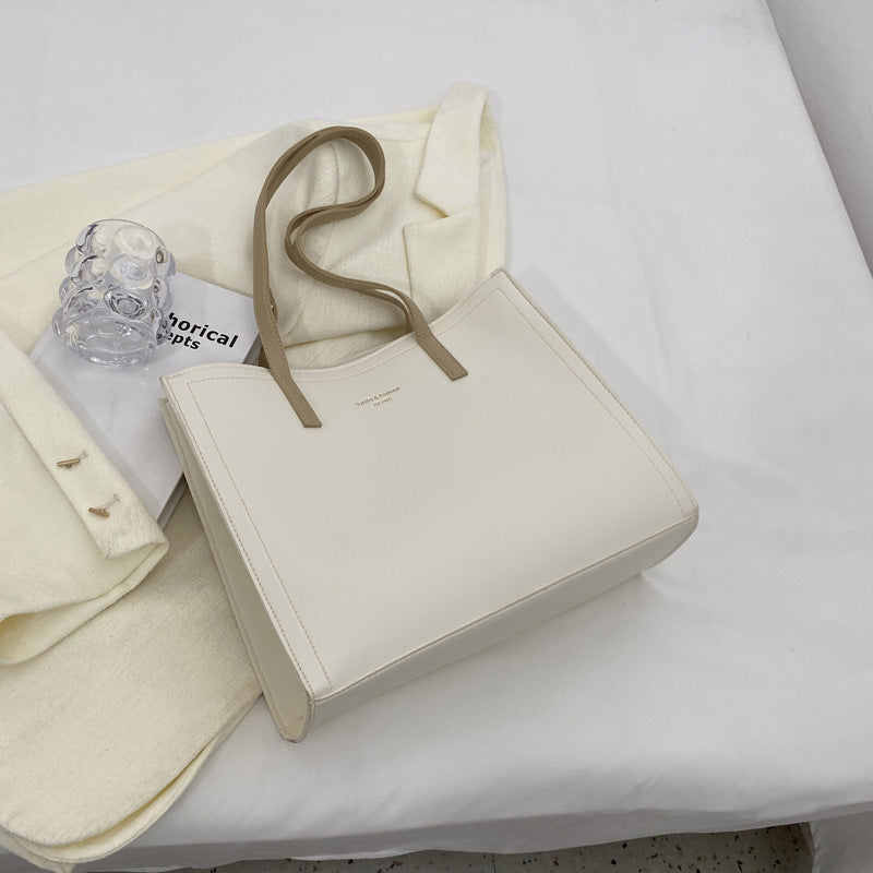 Minimalist Leather Tote Bag LoungeYard — product view 7