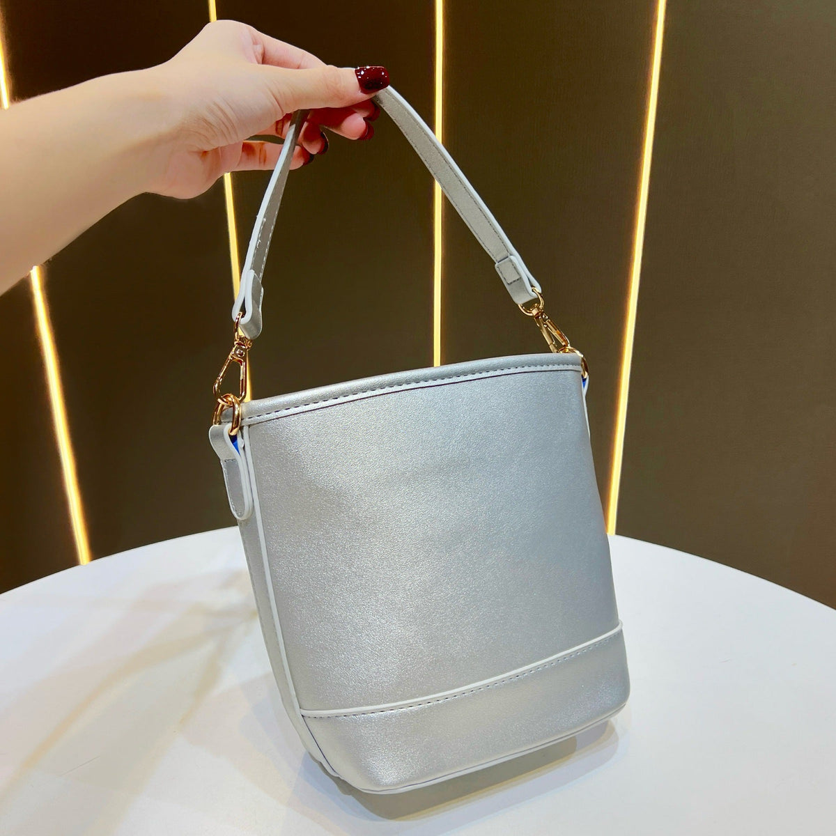 Structured Handheld Tote Bag — product view 4