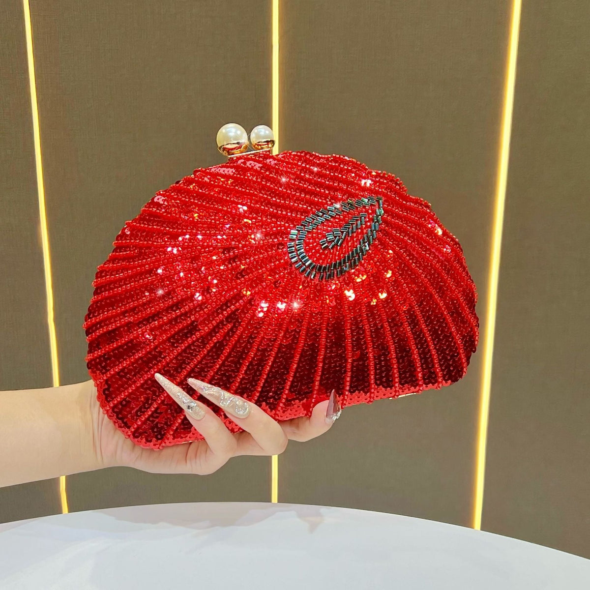 Beaded Shell-Shaped Evening Clutch — product view 5