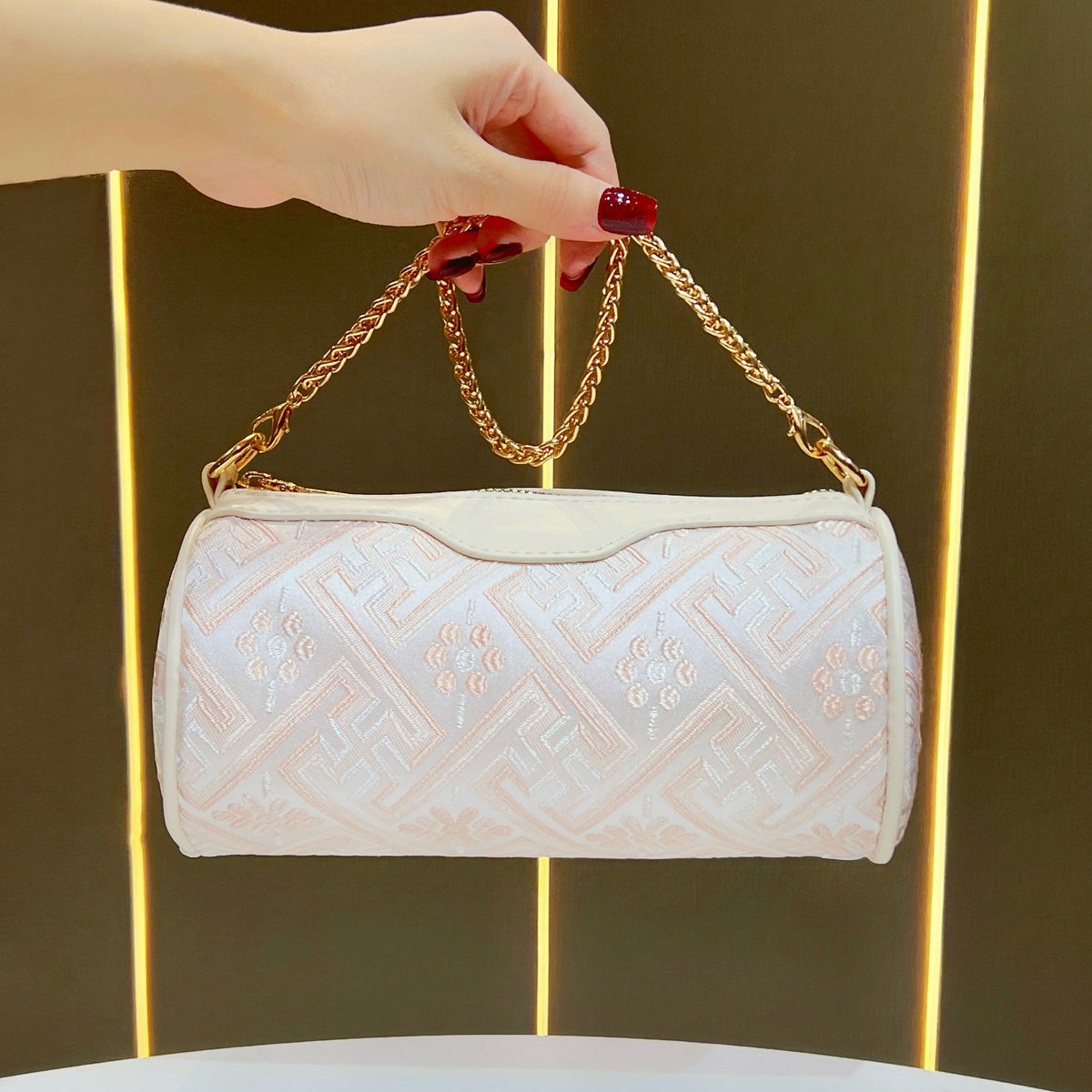 Elegant Decorative Evening Bag — product view 2