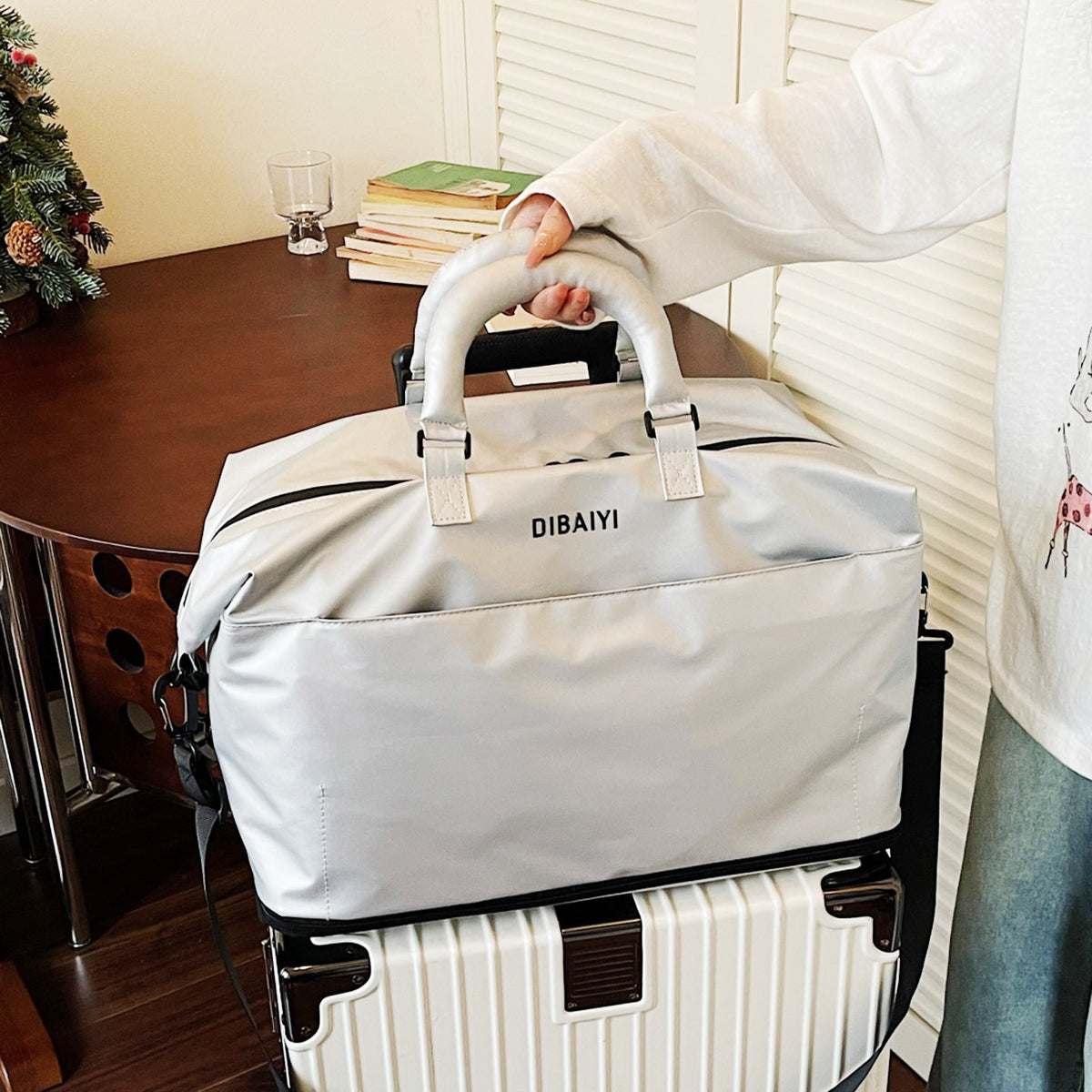 Versatile Travel Duffel LoungeYard — product view 1