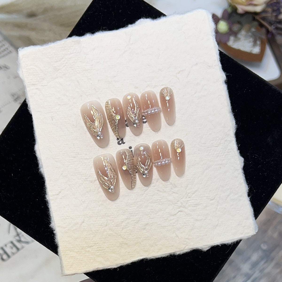 Glamorous Decorative Nail Set — product view 1
