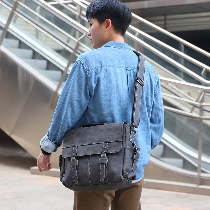 Messenger Bag LoungeYard — product view 2