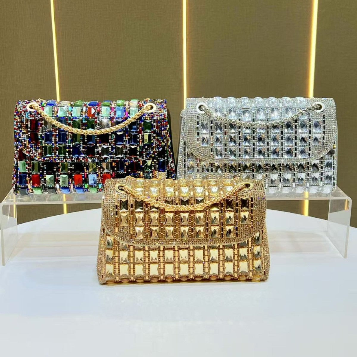 Glamorous Chain-Linked Evening Clutch — product view 4