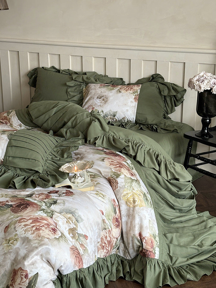 Luxurious bedding set made of cotton satin with ruffles and vintage rose pattern — product view 7
