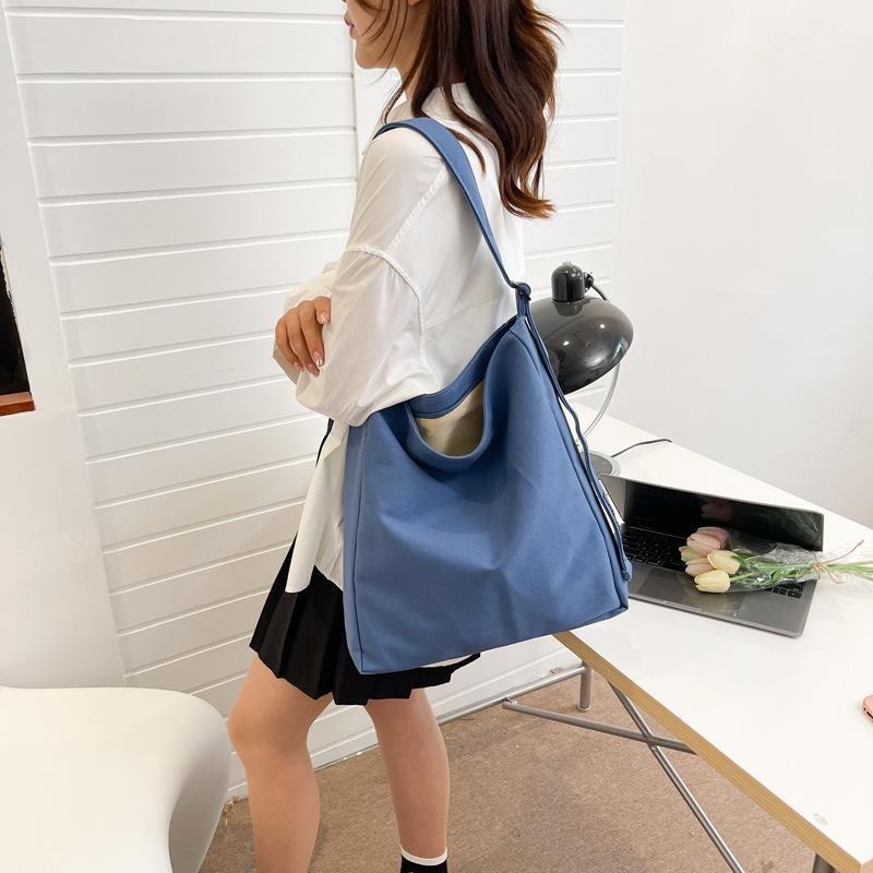 Casual Everyday Tote — product view 6