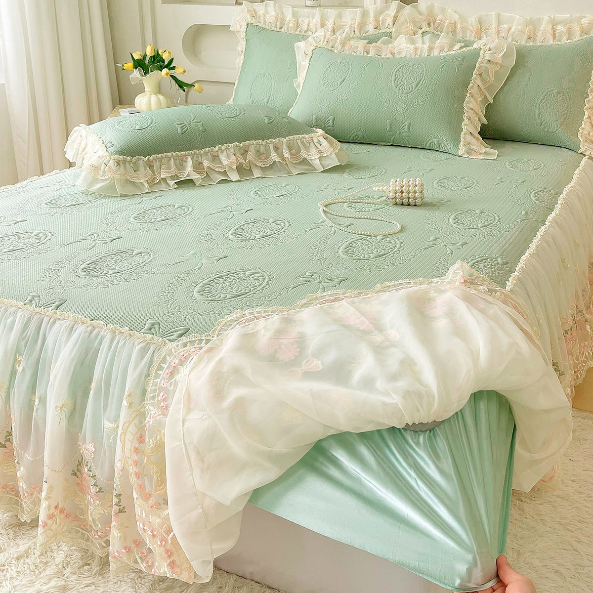 Elegant Ruffled Bedspread Set — product view 1
