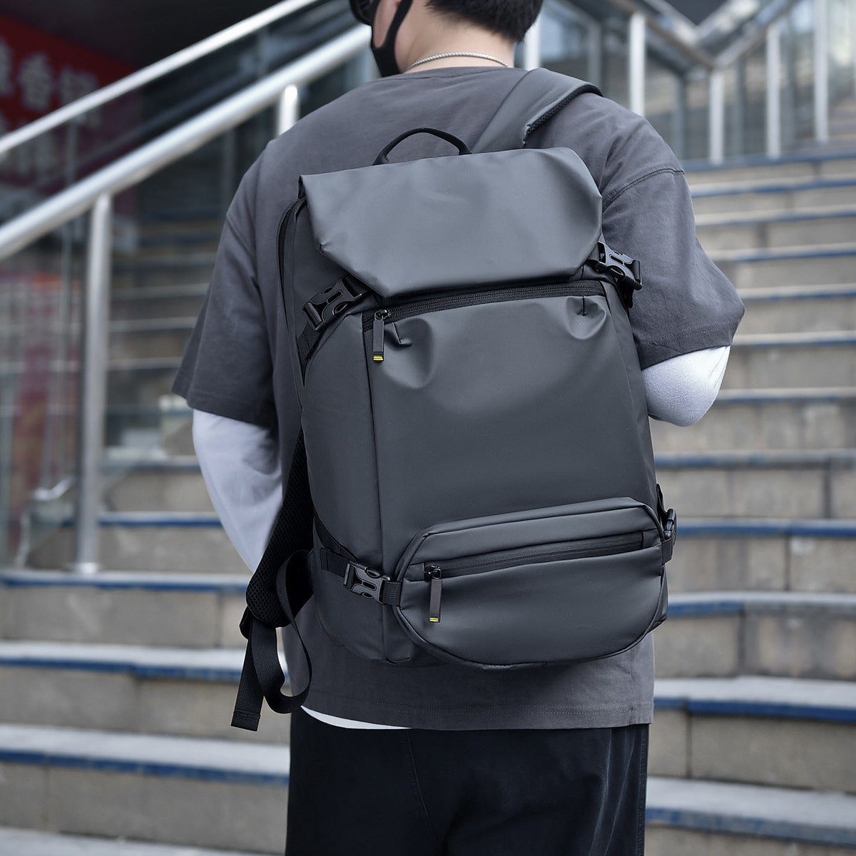 Versatile Urban Waterproof Rucksack LoungeYard — product view 1