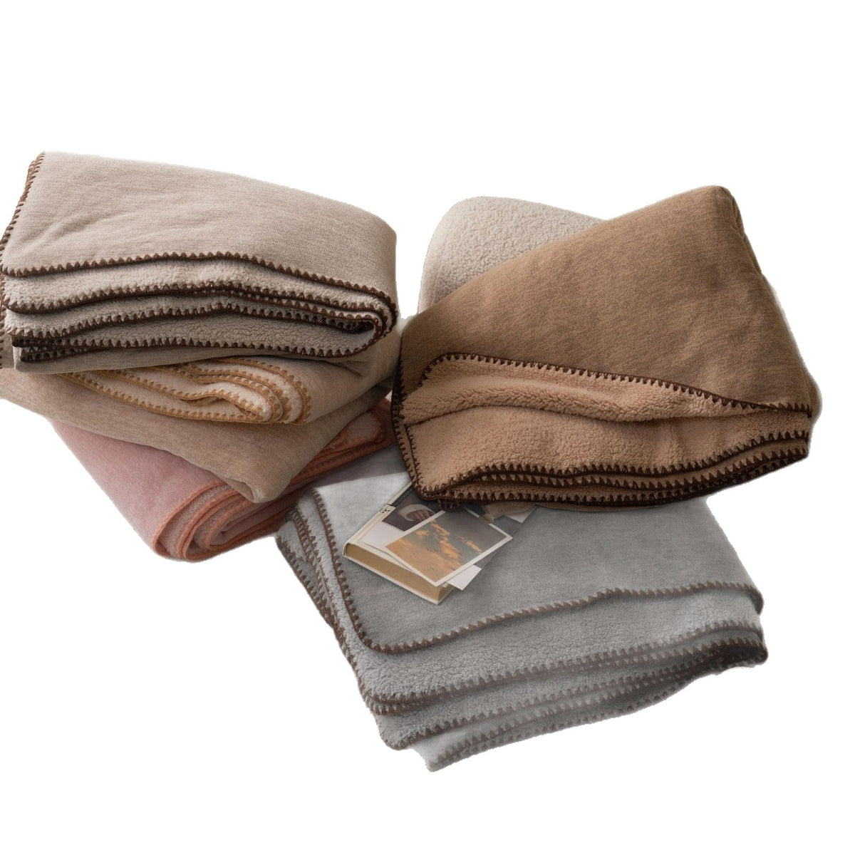 Cozy Sherpa Blanket — product view 5