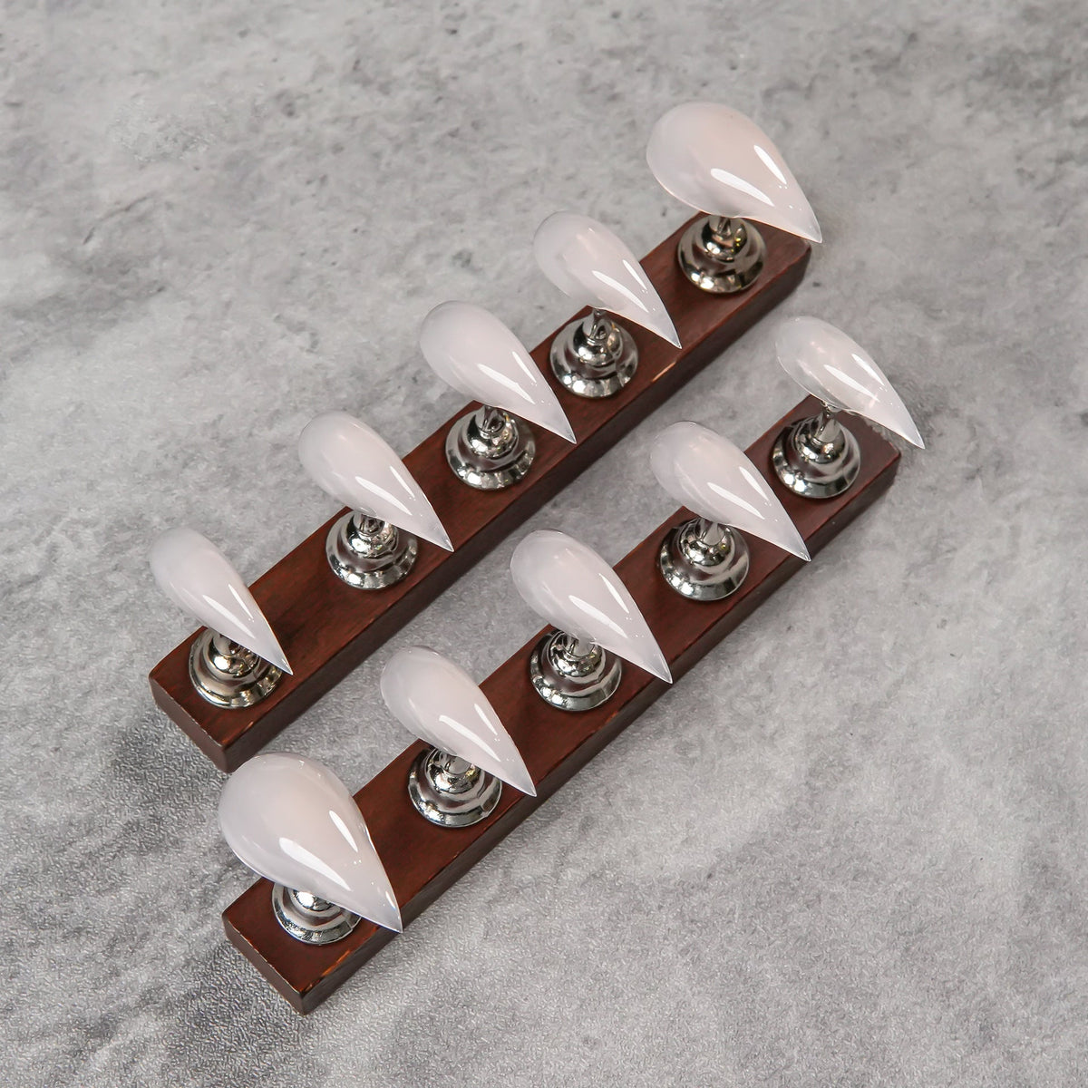 Iconic Press-on Nail Extensions — product view 4